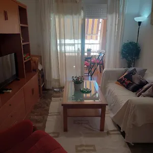 https://apartamento-con-piscina-y-cochera.es-andalucia.com